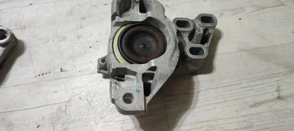Mercedes-Benz A W176 Engine mount bracket A2462400217 26008 326E60