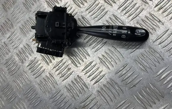 Toyota Yaris Wiper control stalk 173647