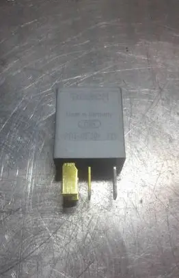 Toyota Avensis T250 Other relay 9008087019 0332011001