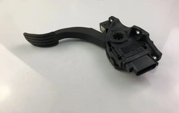 Volvo XC70 Accelerator throttle pedal 31329058