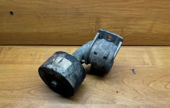BMW 5 F10 F11 Sway bar bush bracket, rear 6799243 6850364