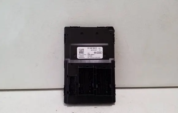 Porsche Taycan 9J1 Comfort/convenience module 971907063R 4N0907063D F005V03971