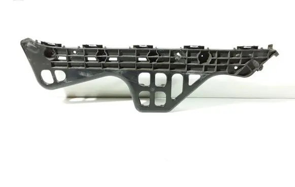 Rear bumper mounting bracket