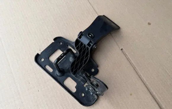 Audi Q5 SQ5 8R Engine bonnet/hood lock/latch loop/hook 8R0823480A
