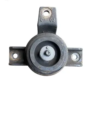Hyundai Santa Fe Engine mount bracket 218122B500