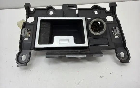 BMW 5 E60 E61 Ashtray (front) 7034087