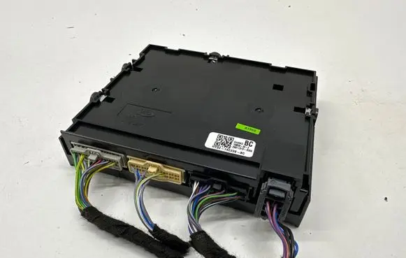 Land Rover Discovery 5 Air conditioner control unit module HY3214C239BC