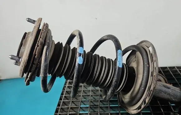 Toyota RAV 4 (XA40) Front coil spring IMPRK1484938