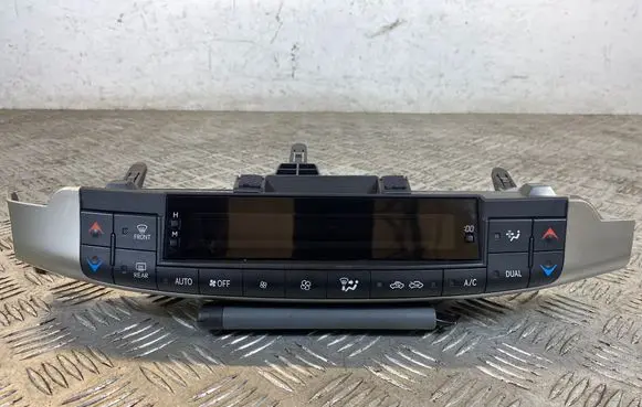 Lexus CT 200H Climate control unit 5590076100 4304005DYA