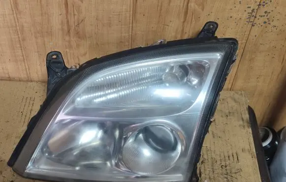Opel Vectra C Headlight/headlamp 15588700