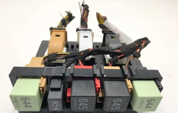 Skoda Superb B6 (3T) Central body control module 1K0937087P