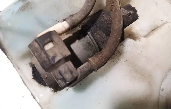 Nissan Qashqai Windscreen/windshield washer pump