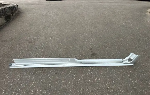 Toyota Sienna XL40 IV Sill 7585208040 7585208050