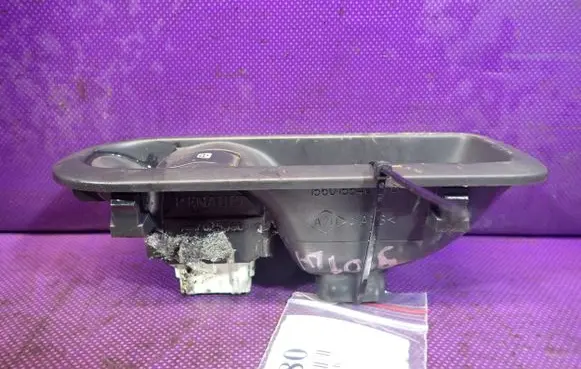 Renault Megane II Quarter vent window switch 156015540D