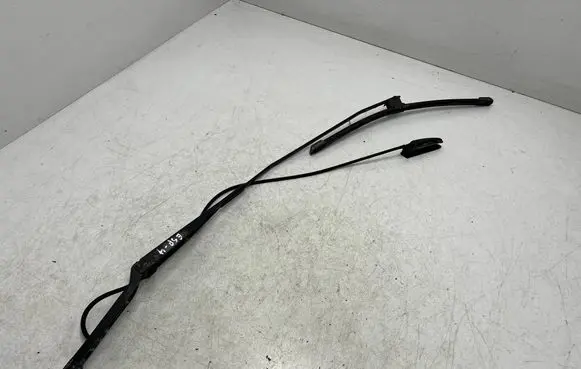 Front wiper blade arm