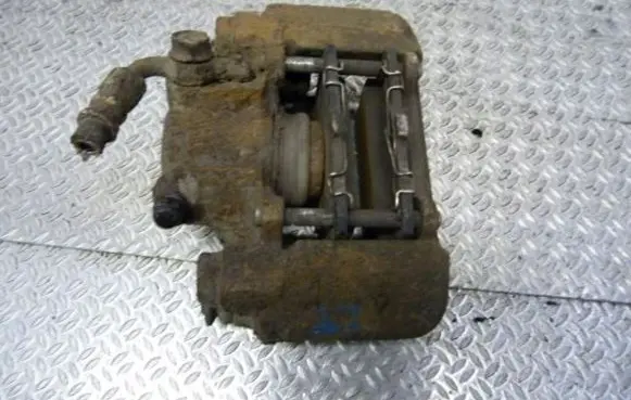Toyota RAV 4 (XA10) Rear brake caliper