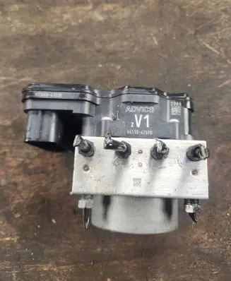 Toyota Prius (XW50) ABS Pump 4451047070 1104041030