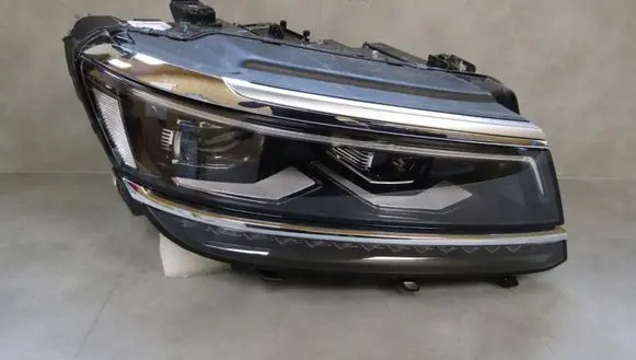 Volkswagen Tiguan Headlight/headlamp 5NN941082C