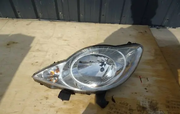 Peugeot 107 Headlight/headlamp 89032403 811500H030 17502A011A