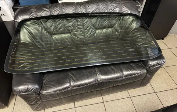 Volkswagen Transporter - Caravelle T5 Rear windscreen/windshield window 43R001057 E143R001057 DOT27