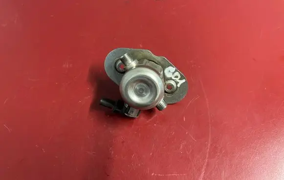 BMW X3 G01 Fuel injection high pressure pump 7642466 13517642466
