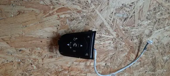 Volvo S90, V90 Cruise control switch 31443498