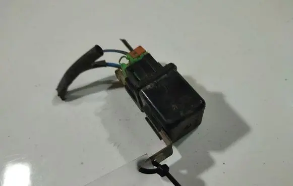 Mazda Premacy Glow plug pre-heat relay 