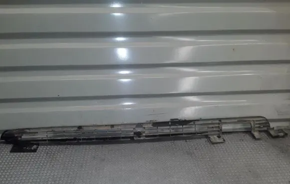 Volkswagen Golf II Front bumper lower grill 191853677