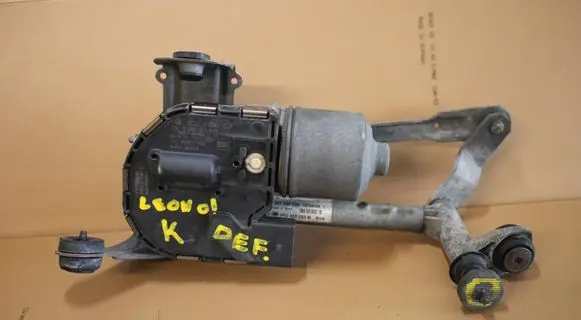 Seat Leon (1P) Wiper motor 0390241949 1P0955119A