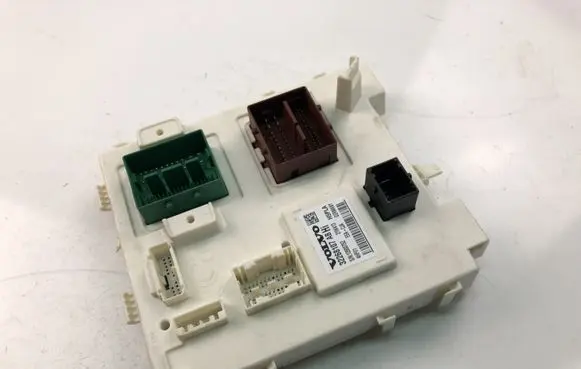 Volvo XC40 Other control units/modules 32268107AB