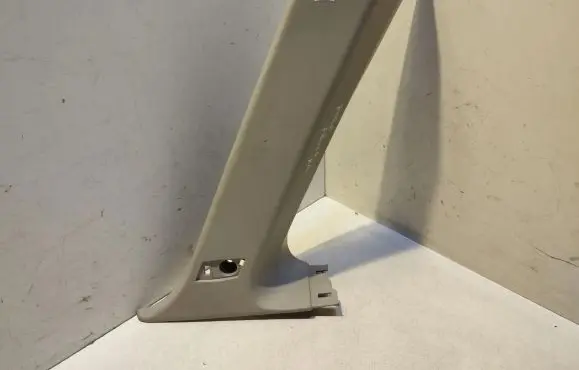 Ford Focus (D)pillar trim (top) 4M51N31011