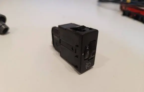 Peugeot 107 Headlight level height control switch 