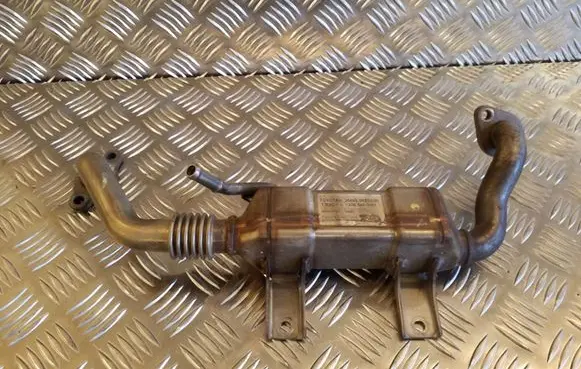 Toyota Corolla Verso E121 EGR valve cooler 256800R010 13063860001