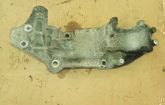 Renault Master III Generator/alternator bracket 117103703R