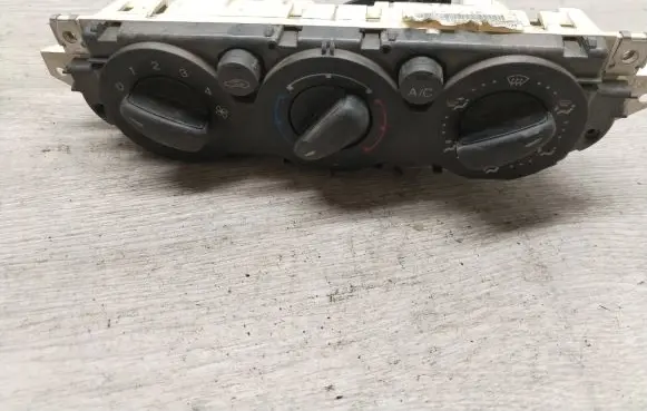 Ford Focus Climate control unit 69607003