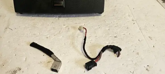 Mercedes-Benz C W204 Sound system wiring loom A2046800931 A2048204297