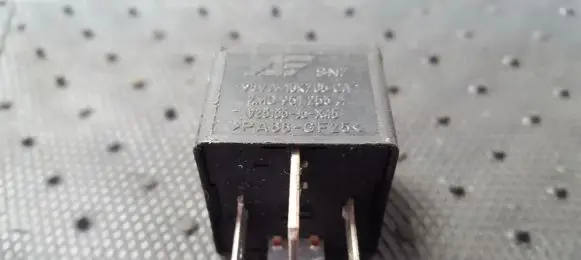Volkswagen Golf IV Other relay 95VW10K705CA