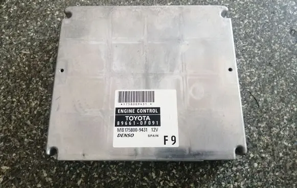 Toyota Corolla Verso E121 Engine control unit/module 896610F091 1758009431