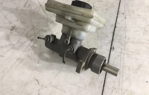 Ford Transit Master brake cylinder 1710553