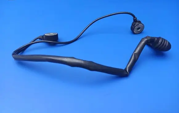 BMW 7 E65 E66 Detonation knock sensor 1709317 0261231136 094304