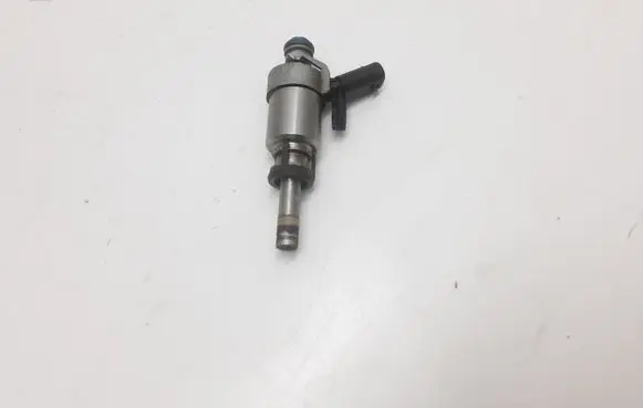 Volkswagen PASSAT B7 USA Fuel injector 06A906036C