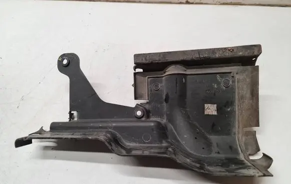 Volvo XC70 Radiator trim 30763220 M0N7A