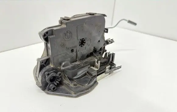 BMW 3 E90 E91 Rear door lock 7060296