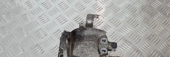 Nissan Murano Z51 Engine mounting bracket
