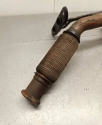 Volkswagen PASSAT B8 Muffler pipe connector clamp 