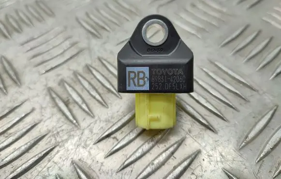 Toyota RAV 4 (XA50) Airbag deployment crash/impact sensor 8983142060