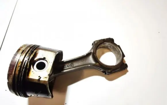 Alfa Romeo 166 Piston with connecting rod