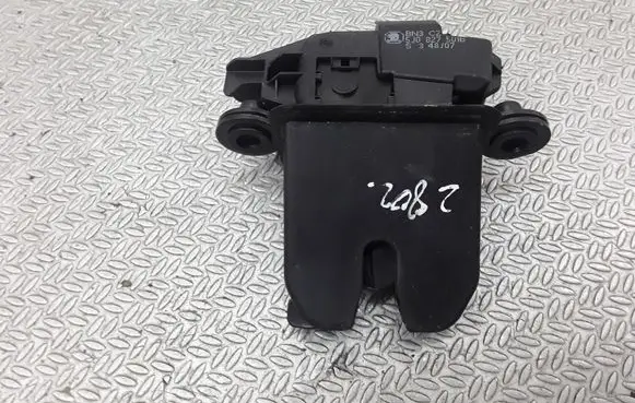 Skoda Fabia Mk2 (5J) Tailgate/trunk/boot lock/catch/latch 5J0827501B