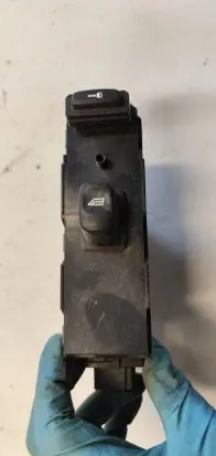 Volvo V70 Electric window control switch 30737519