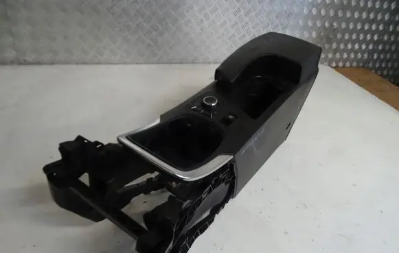 Opel Insignia A Armrest 